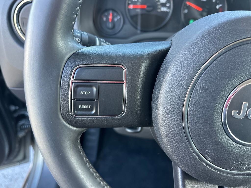 Used 2012 Jeep Patriot Latitude w/ Sun/Sound Group AWD/4WD image 17