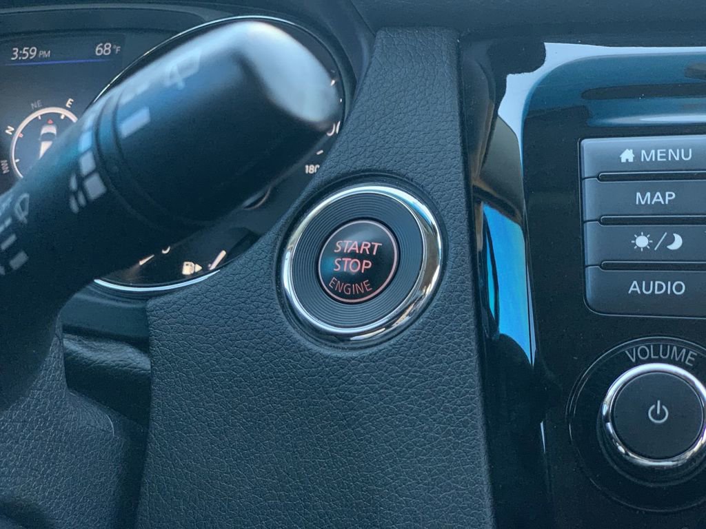 Used 2020 Nissan Rogue SV w/ Premium Package image 15