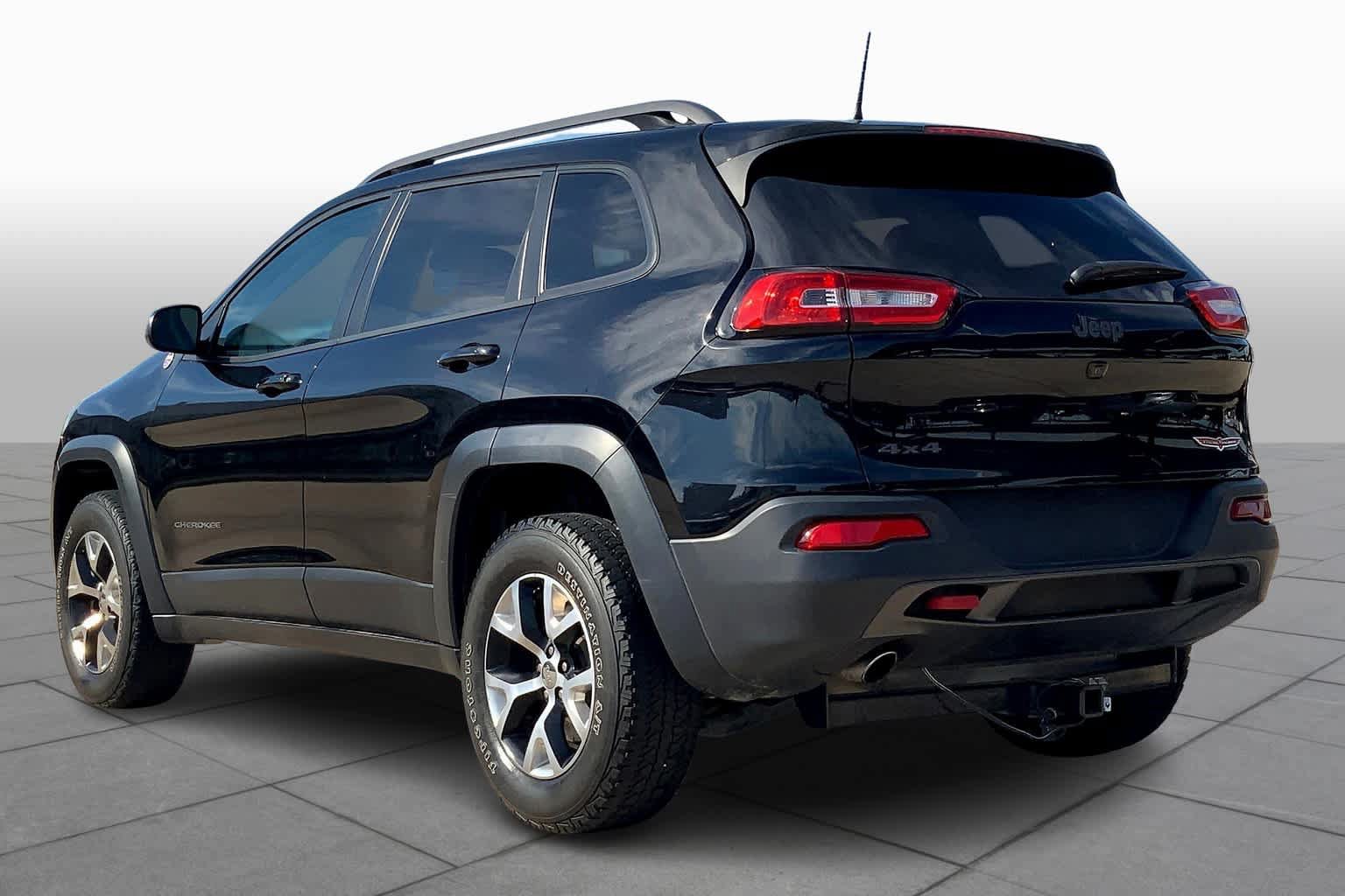 Used 2017 Jeep Cherokee Trailhawk w/ Comfort/Convenience Group AWD/4WD image 11