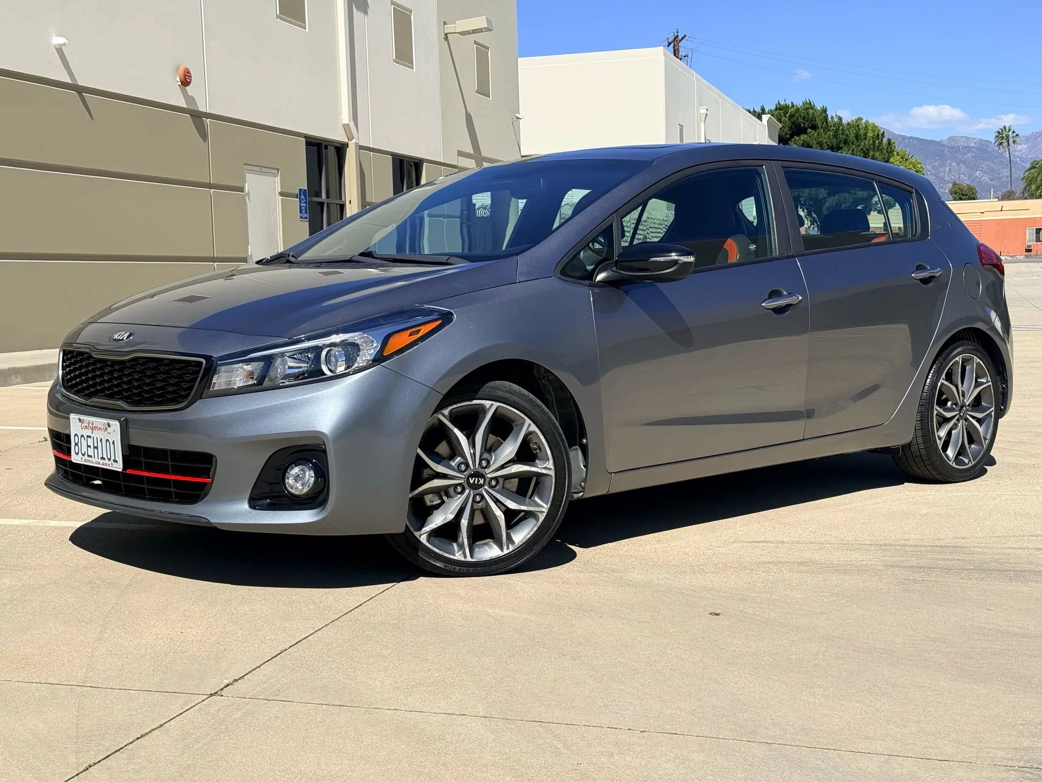 Used 2017 Kia Forte SX FWD image 1