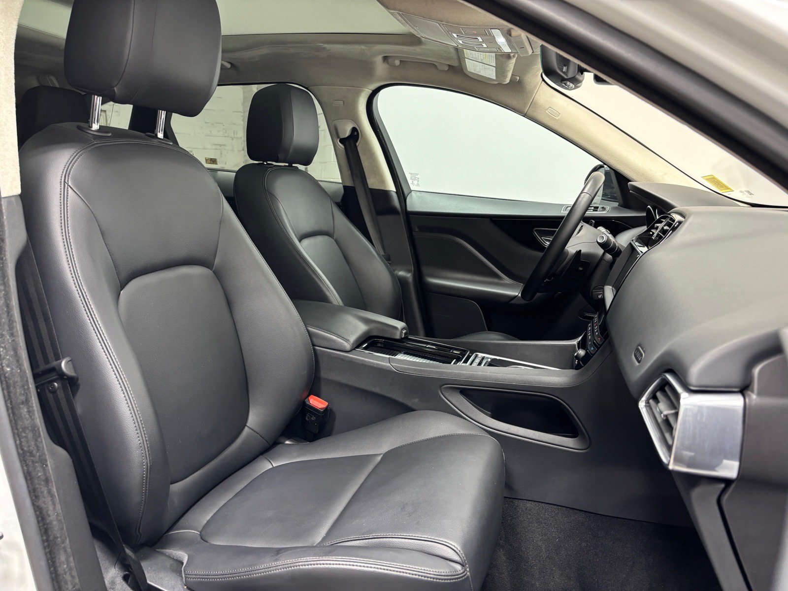 Used 2020 Jaguar F-PACE Premium AWD/4WD image 29