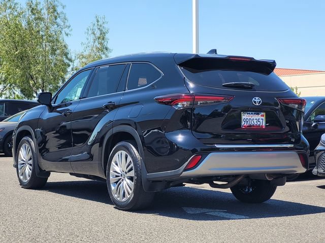 Certified 2024 Toyota Highlander Platinum AWD/4WD image 8