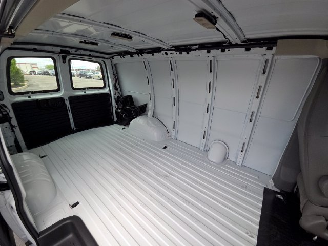 New 2025 Chevrolet Express 3500 w/ Driver Convenience Package RWD image 29