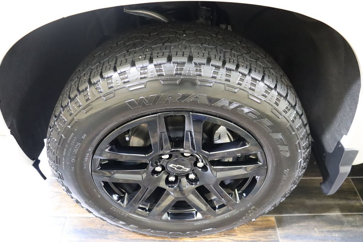 Used 2026 Chevrolet Silverado 1500 Custom w/ Turbomax Blackout Package AWD/4WD image 33