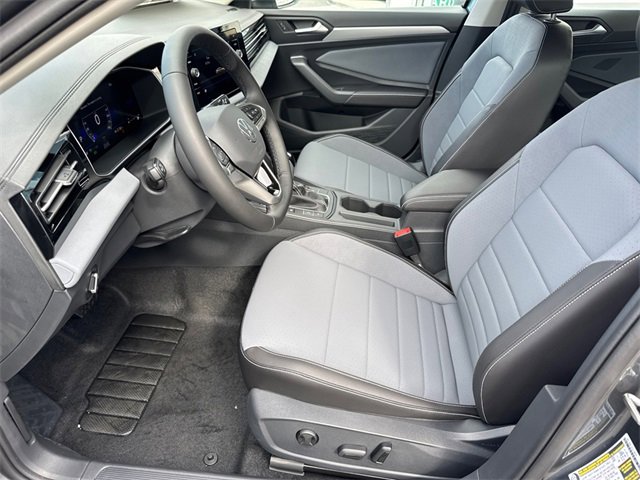 New 2025 Volkswagen Jetta SE image 31