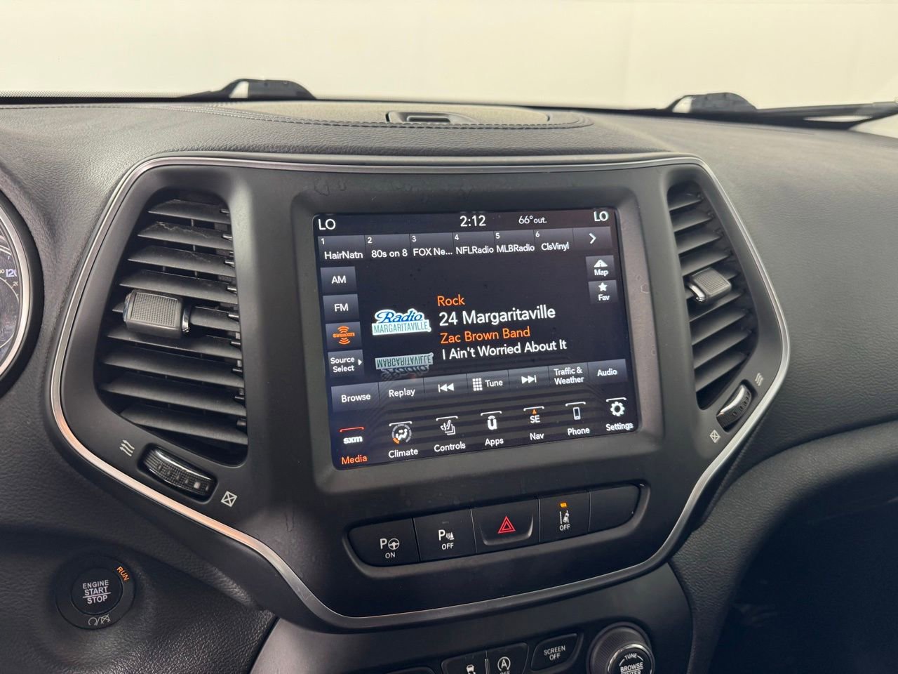 Used 2023 Jeep Cherokee Altitude Lux image 14