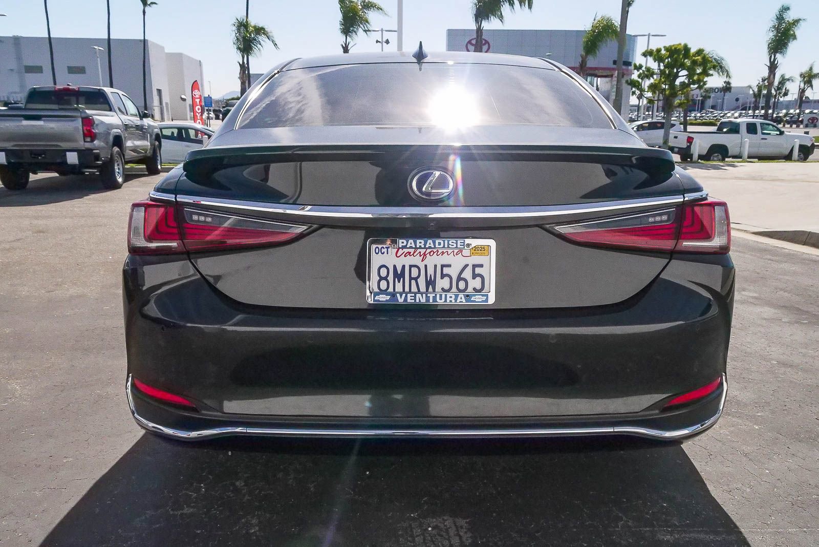Used 2019 Lexus ES 300h w/ Accessory Package 2 image 8
