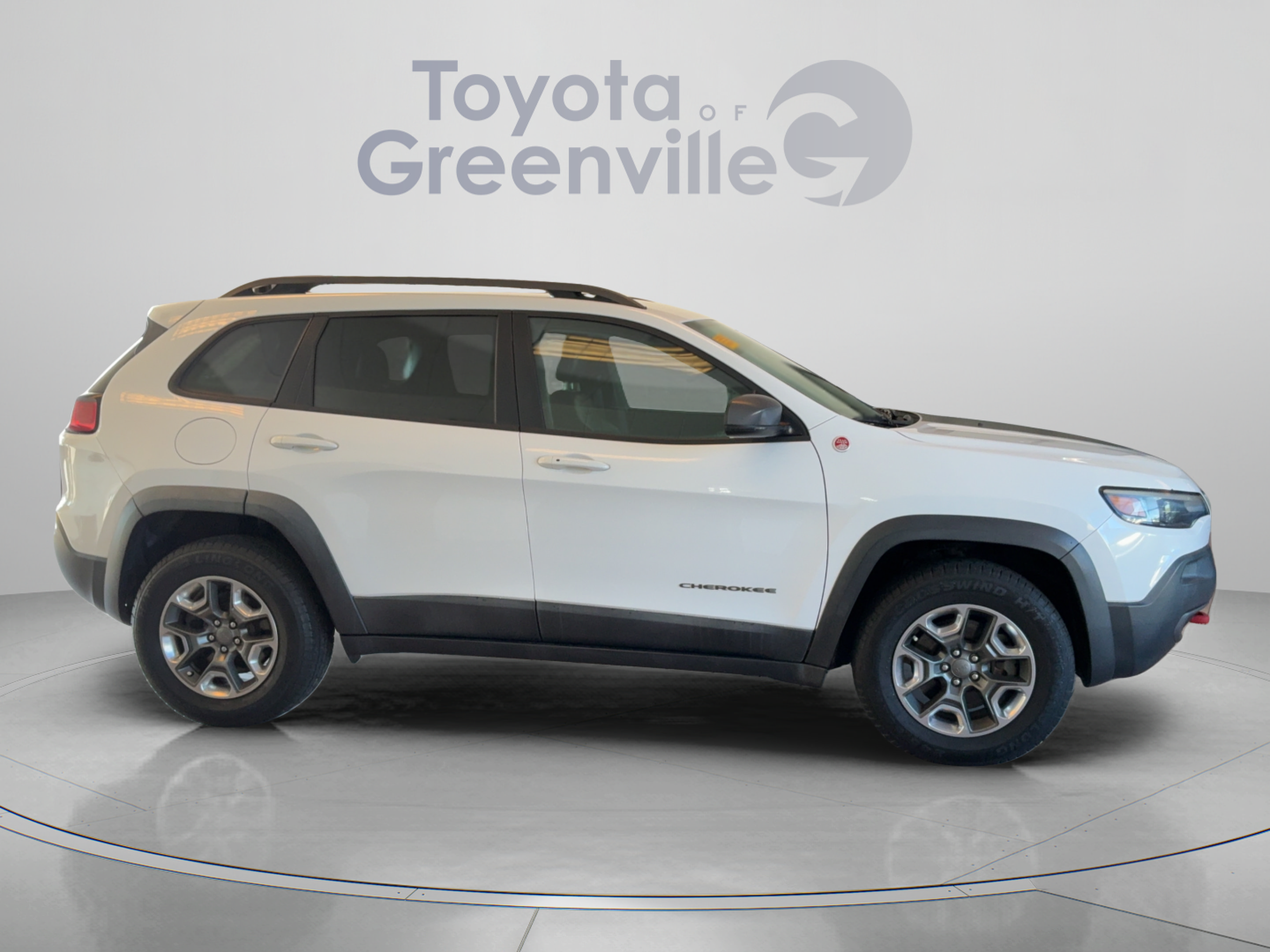 Used 2019 Jeep Cherokee Trailhawk AWD/4WD image 7