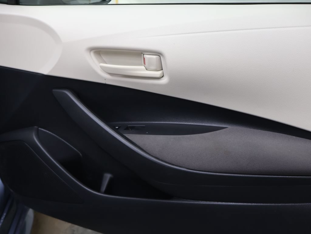 Used 2022 Toyota Corolla LE FWD image 11