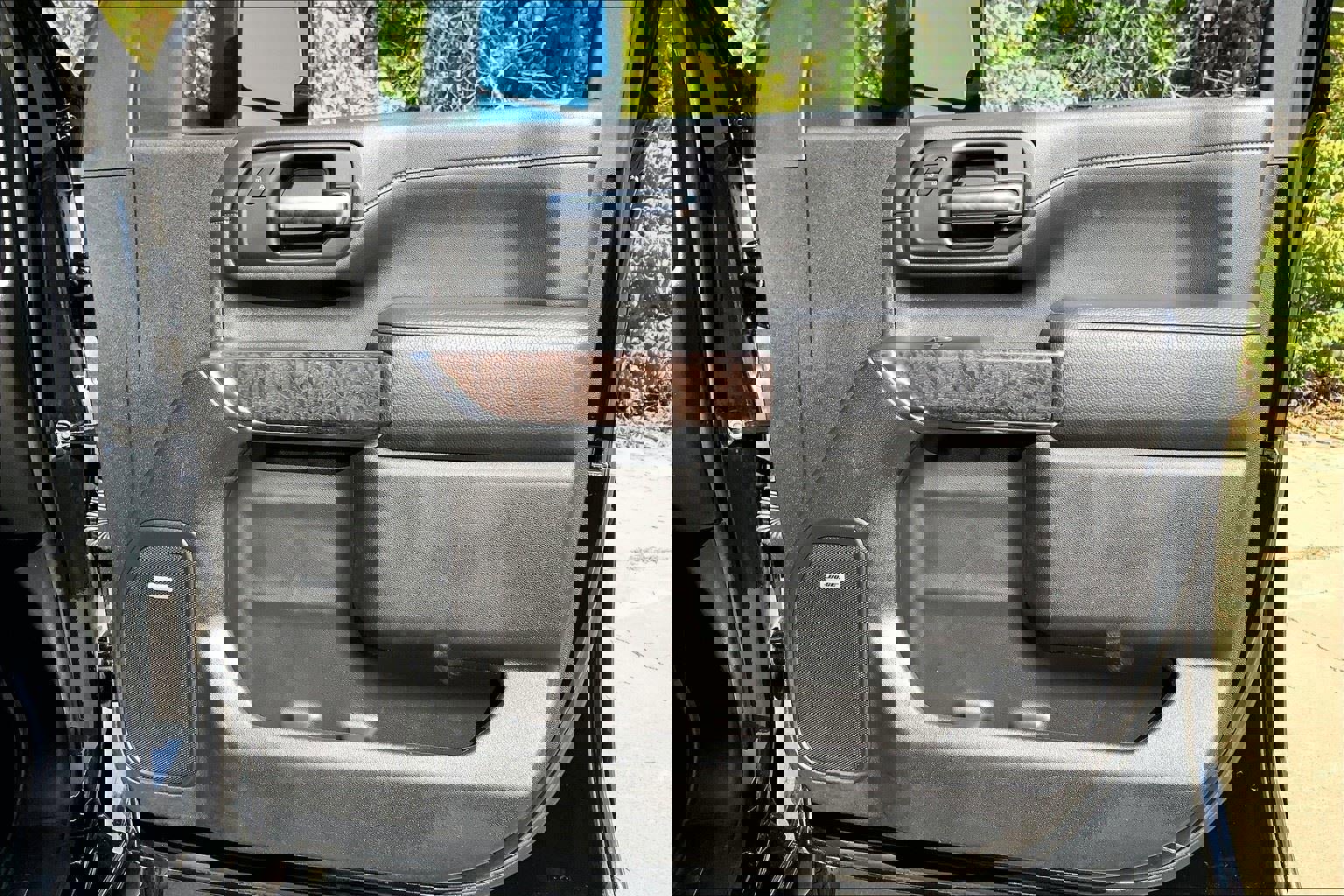 Used 2023 GMC Sierra 3500 Denali w/ Denali Ultimate Package image 23