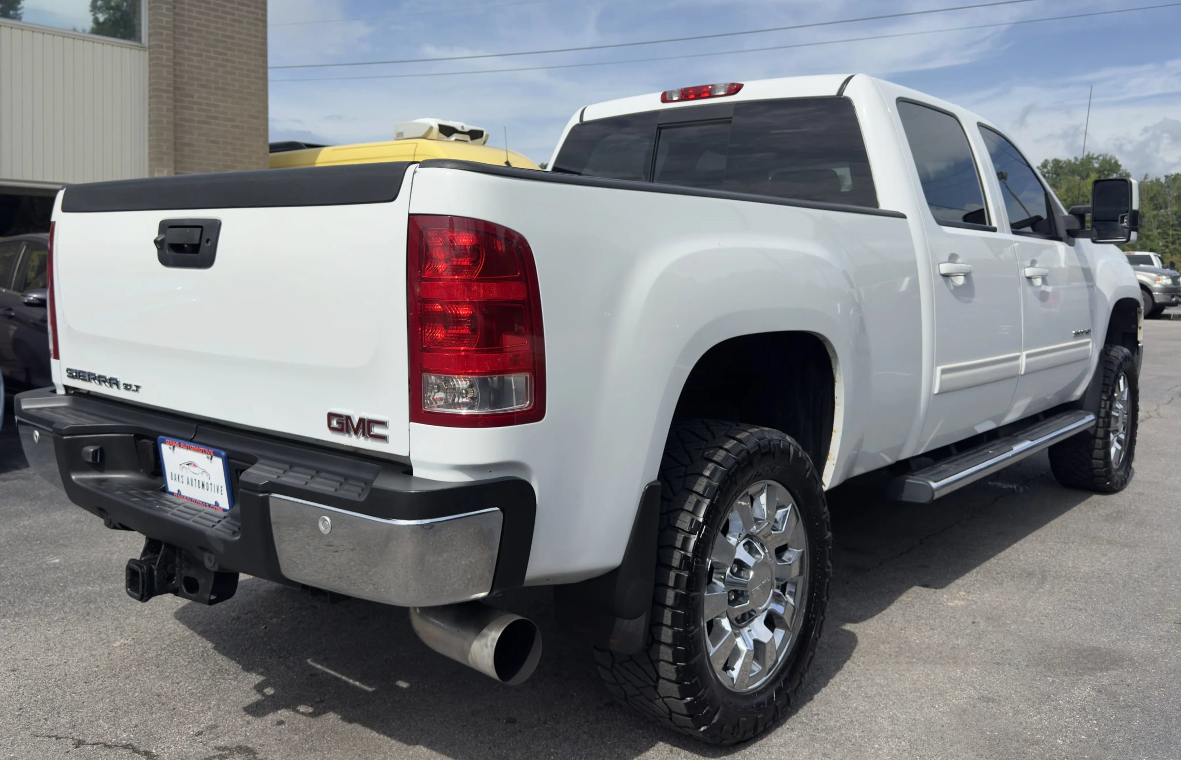 Used 2011 GMC Sierra 3500 SLT AWD/4WD image 6