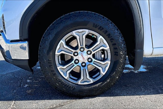 Used 2024 GMC Sierra 1500 SLE AWD/4WD image 35