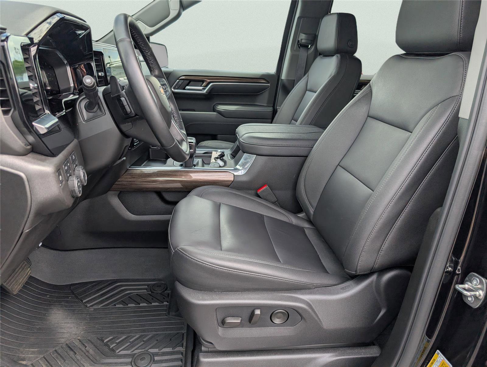 Used 2026 Chevrolet Silverado 1500 LT image 11