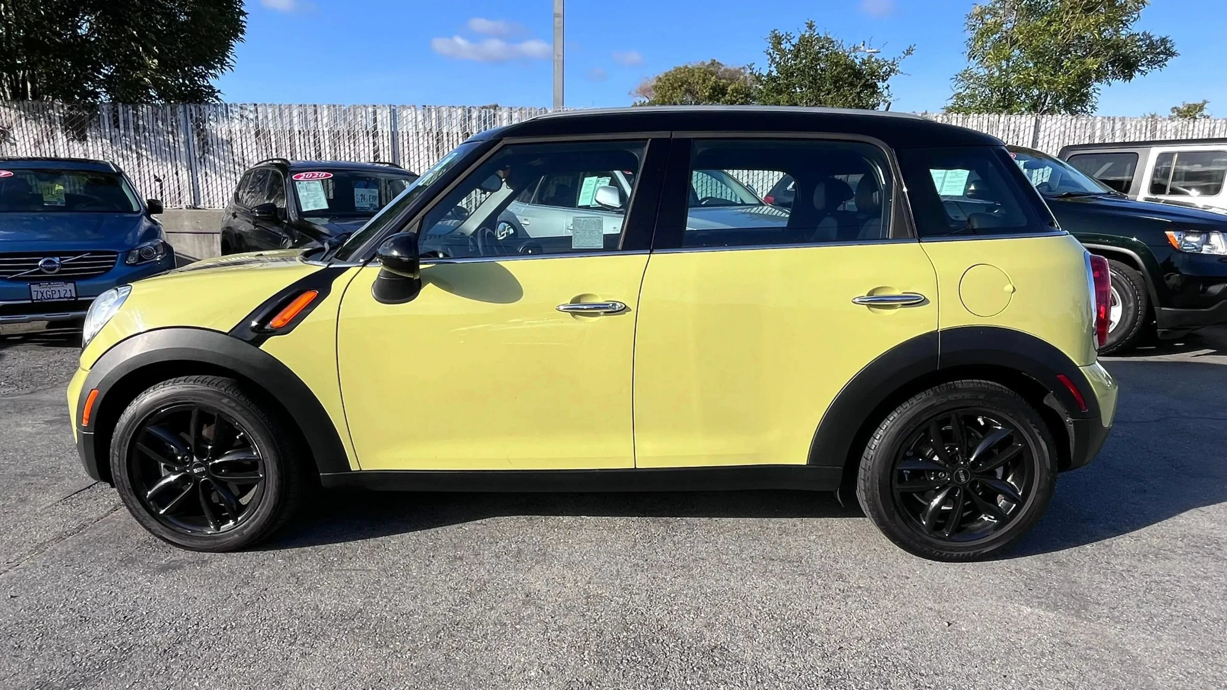 Used 2012 MINI Cooper Countryman FWD image 4