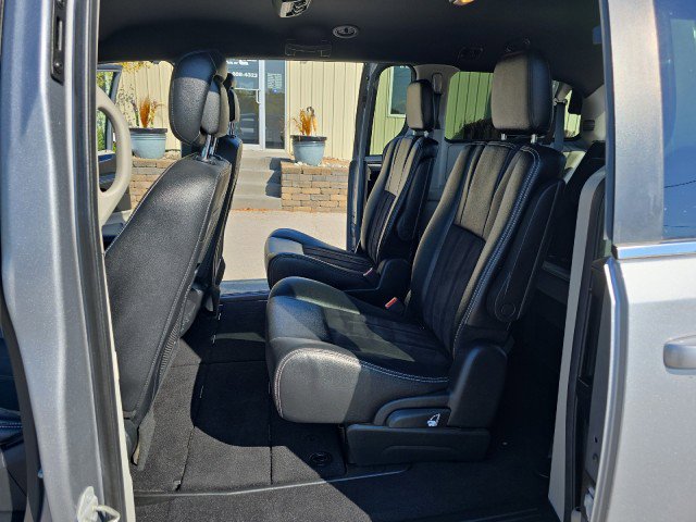 Used 2020 Dodge Grand Caravan SXT image 29