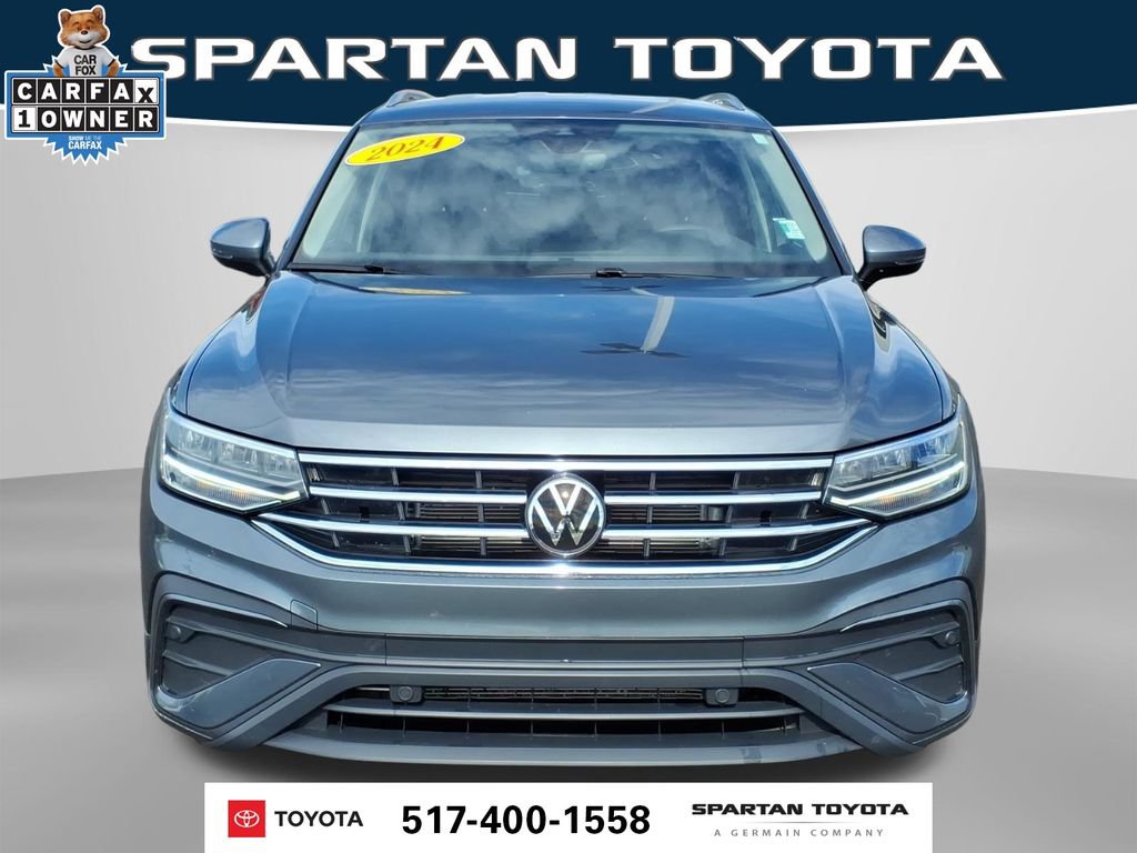 Used 2024 Volkswagen Tiguan SE AWD/4WD image 3