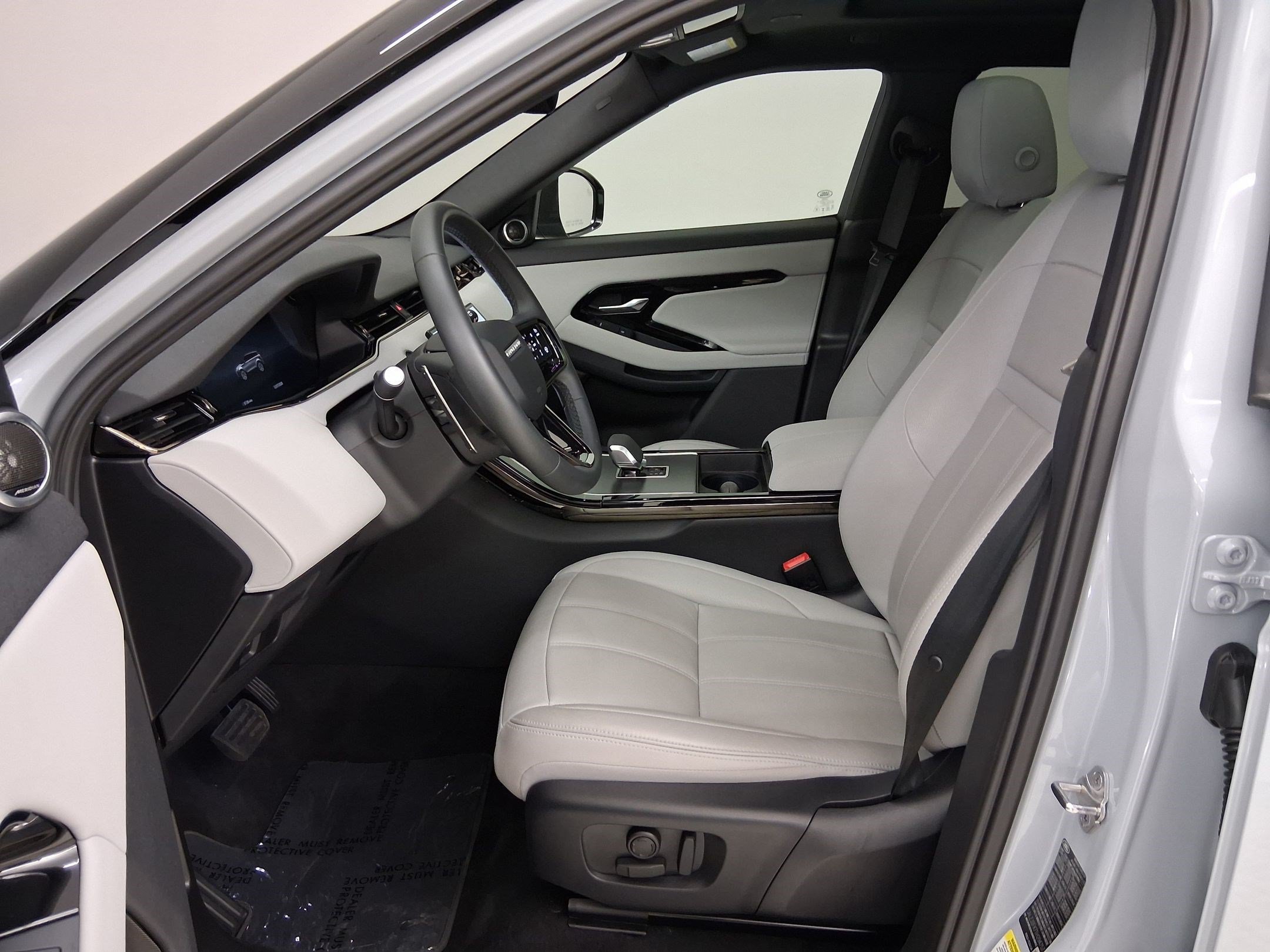 Used 2026 Land Rover Range Rover Evoque S AWD/4WD image 5