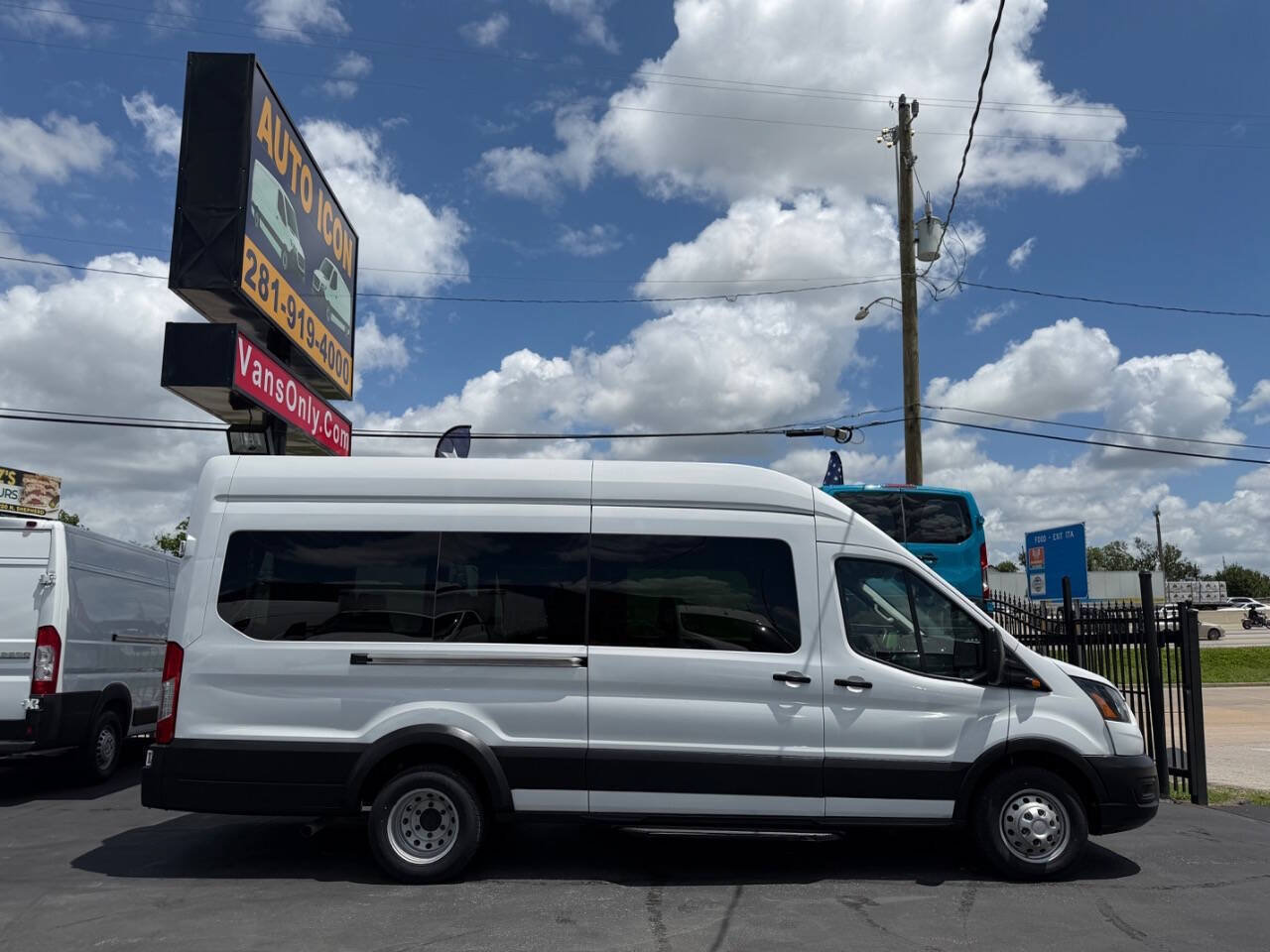 Used 2023 Ford Transit 350 XL RWD image 2
