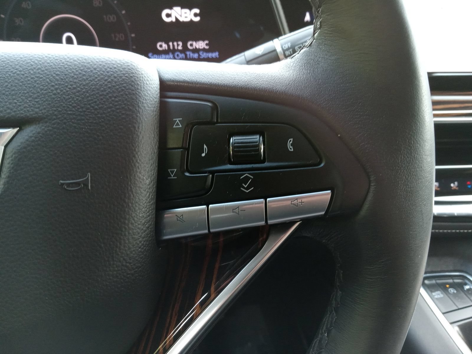 Used 2023 Cadillac Escalade ESV Premium Luxury w/ LPO, Radiant Package AWD/4WD image 21