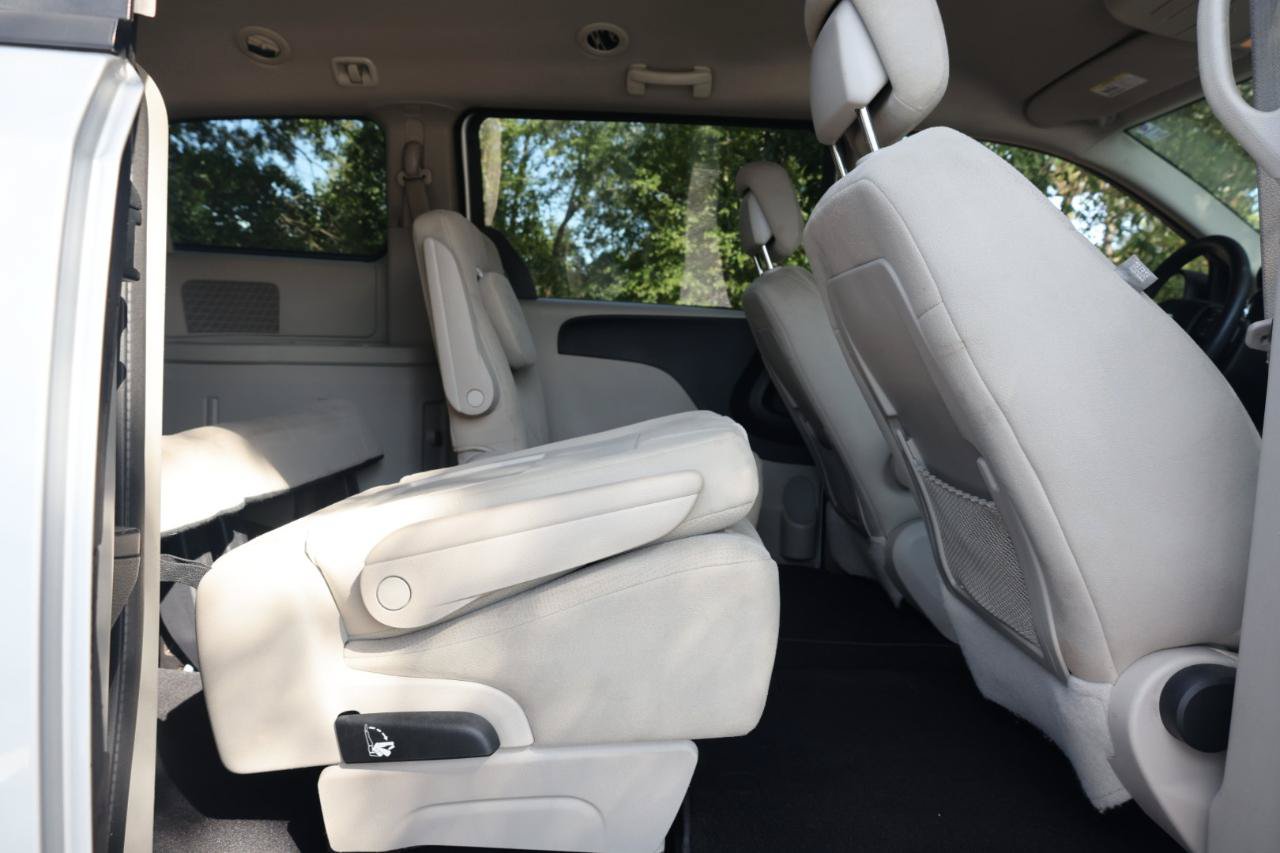 Used 2011 Dodge Grand Caravan Express w/ PWR Window Group FWD image 23