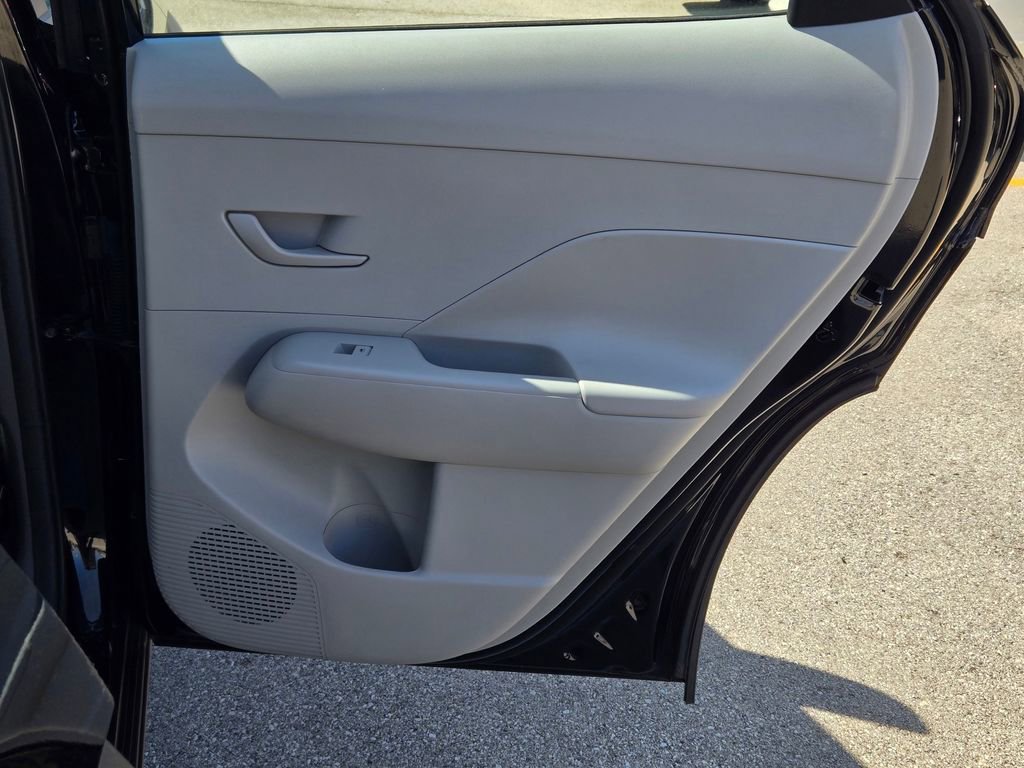 Certified 2025 Hyundai Kona SE AWD/4WD image 13