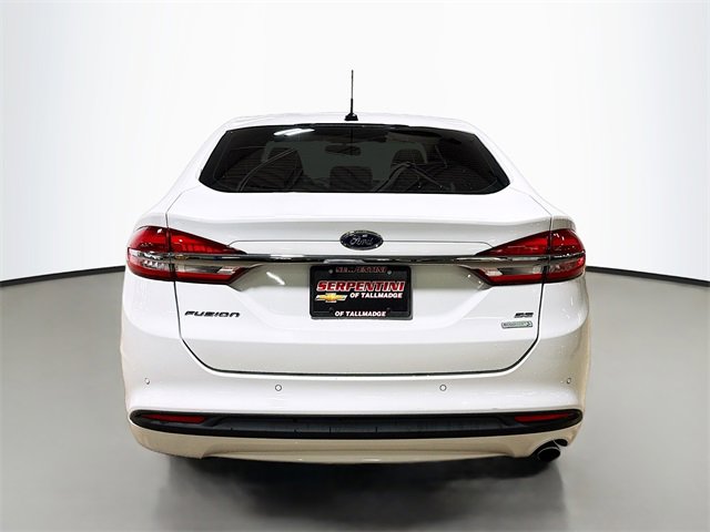 Used 2018 Ford Fusion SE w/ Fusion SE Technology Package image 6