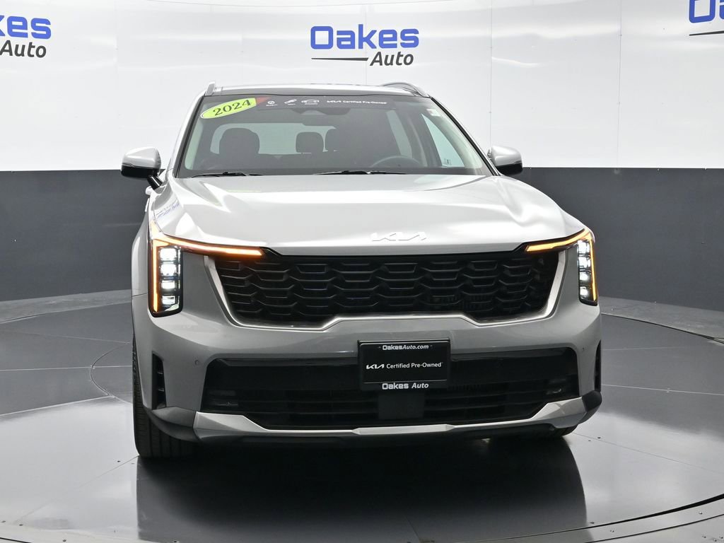 Certified 2024 Kia Sorento EX w/ Panoramic Sunroof Package image 3
