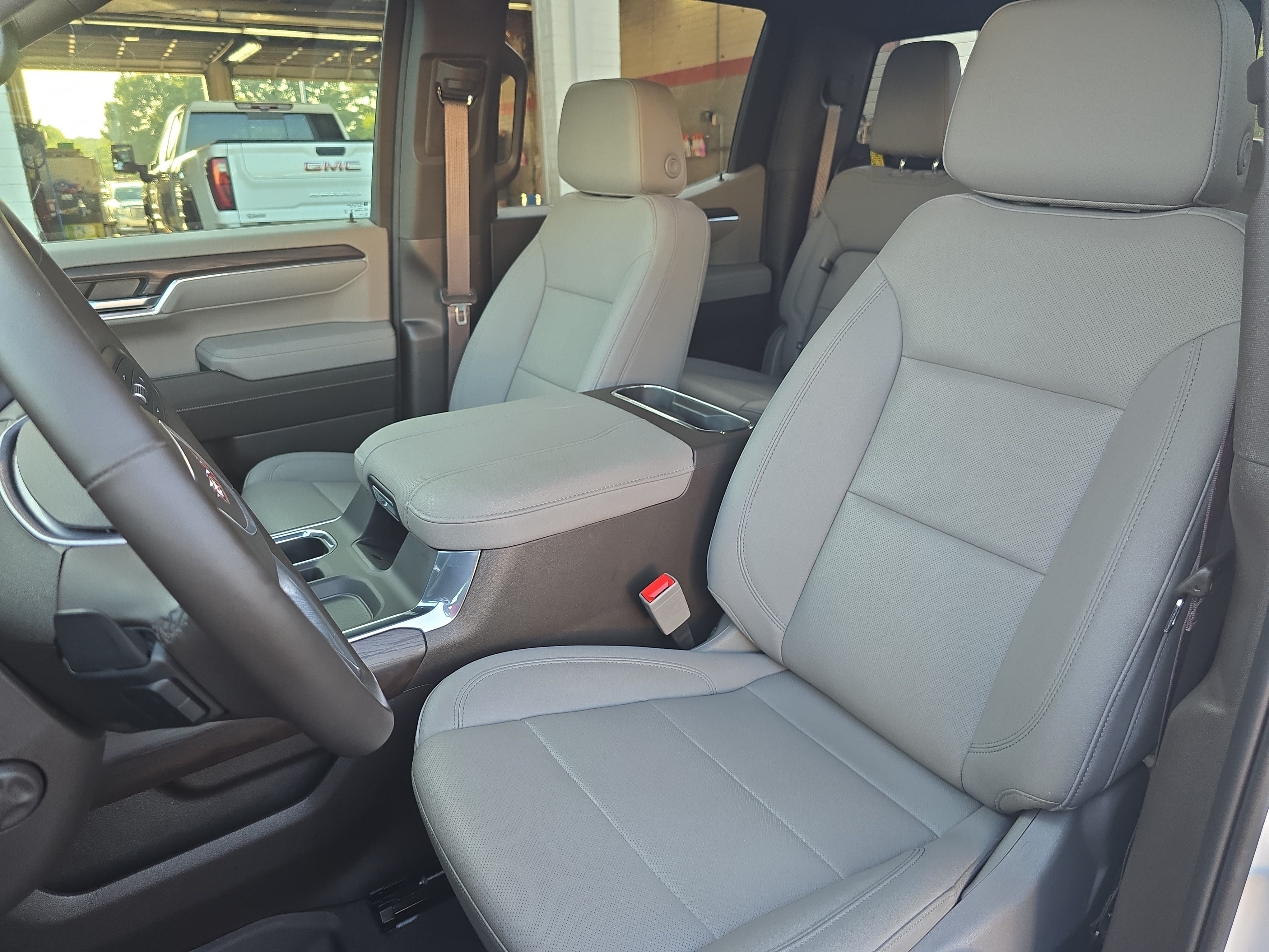 Used 2024 GMC Sierra 1500 SLT w/ SLT Premium Plus Package AWD/4WD image 14