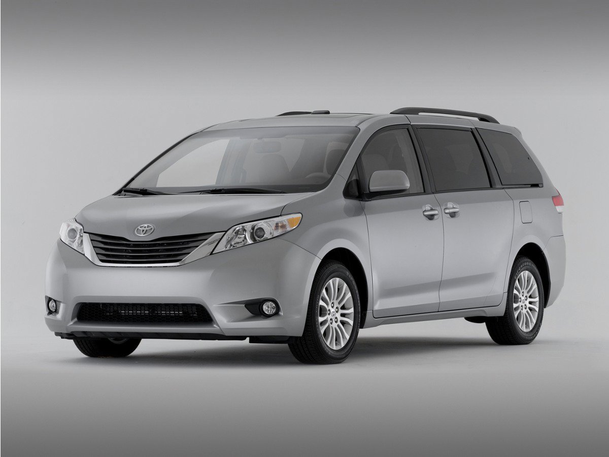 Used 2012 Toyota Sienna LE w/ Towing Pkg