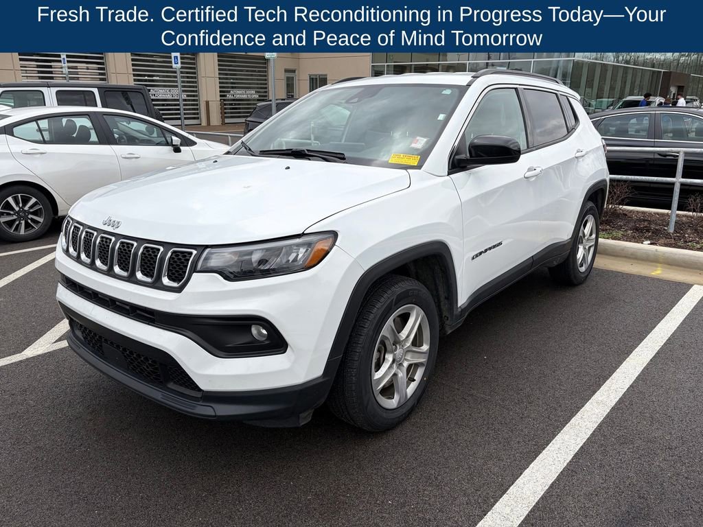 Used 2024 Jeep Compass Latitude image 1
