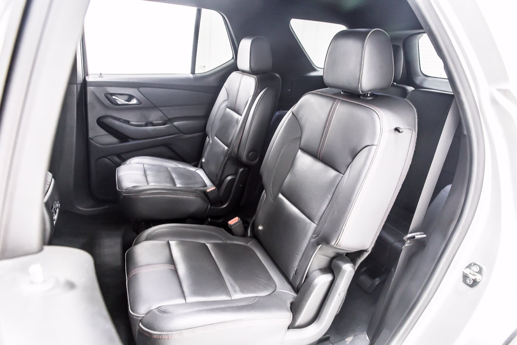 Used 2022 Chevrolet Traverse RS FWD image 30