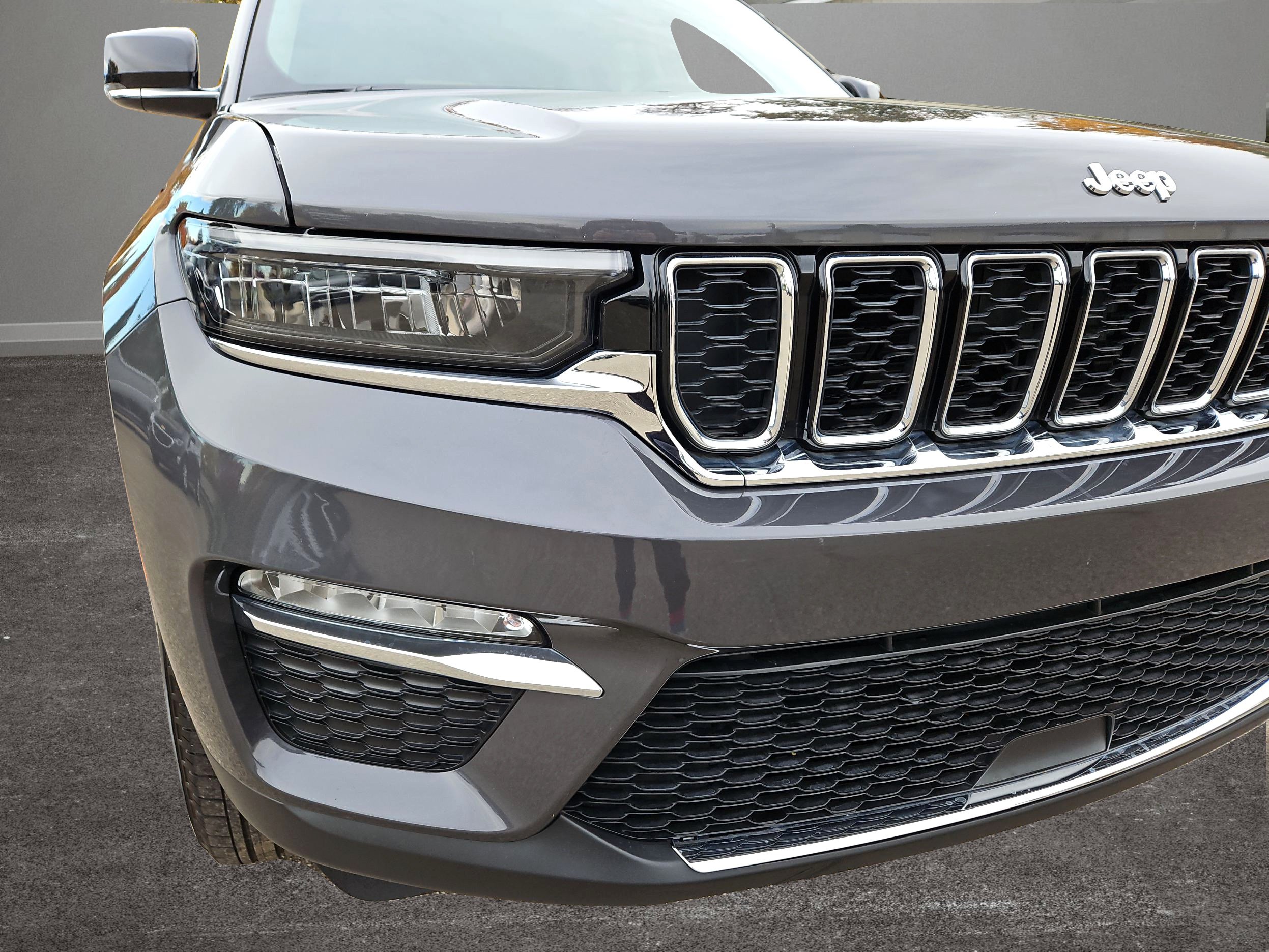 Used 2023 Jeep Grand Cherokee Limited RWD image 39