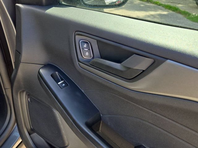 Used 2025 Ford Escape Active AWD/4WD image 15