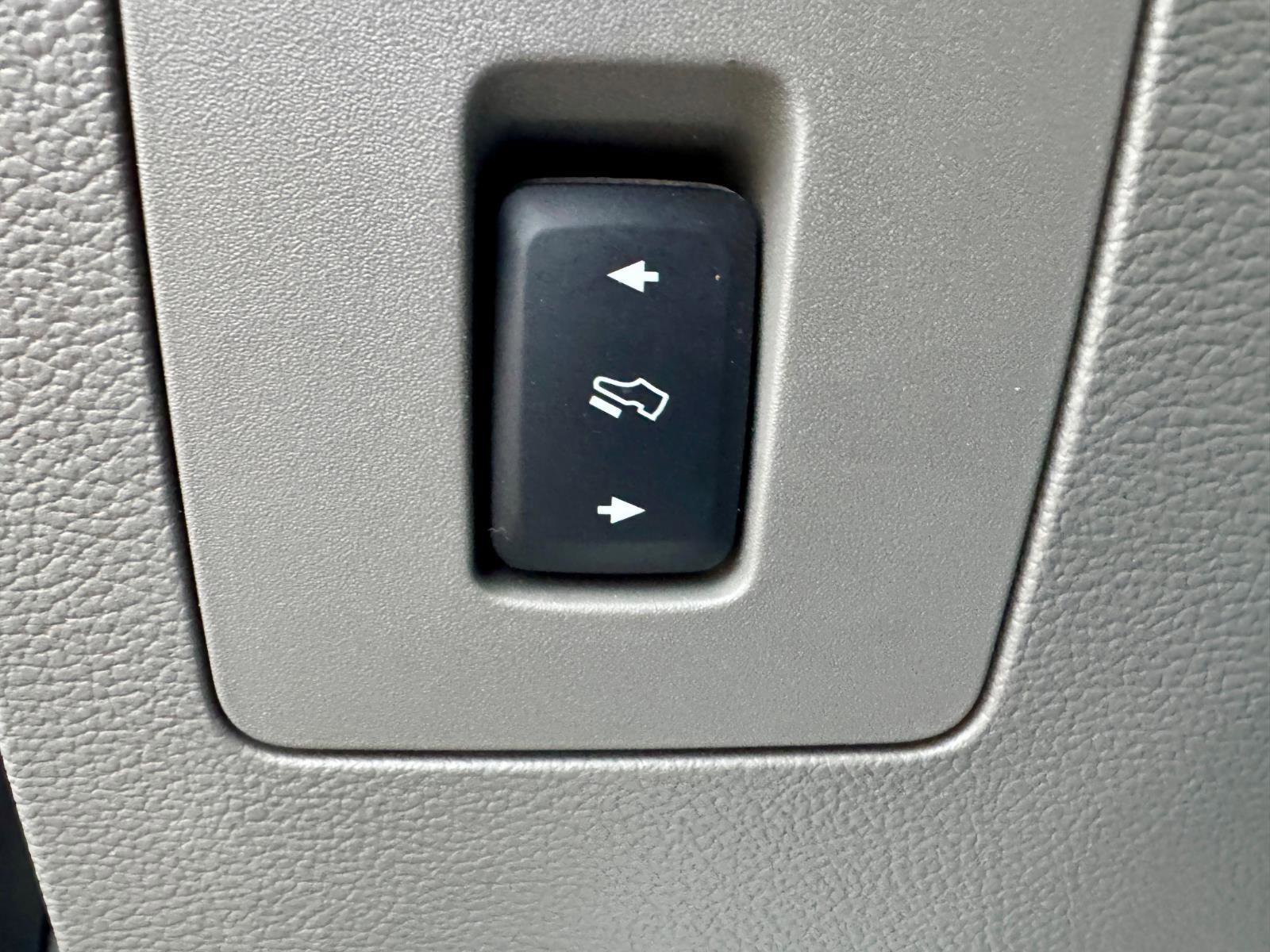 Used 2015 Ford F150 XLT w/ Equipment Group 302A Luxury image 18