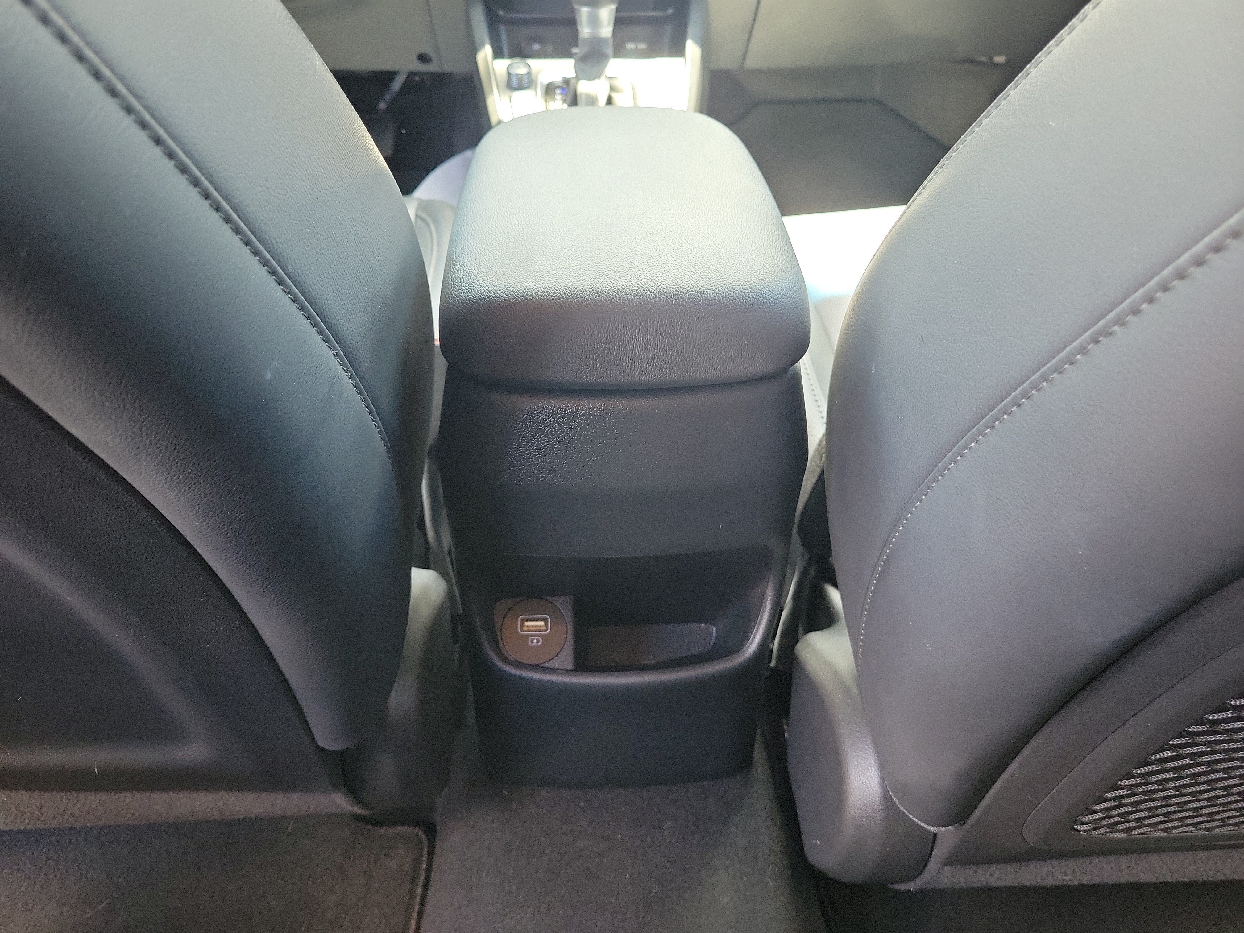 Used 2022 Hyundai Kona Limited AWD/4WD image 11