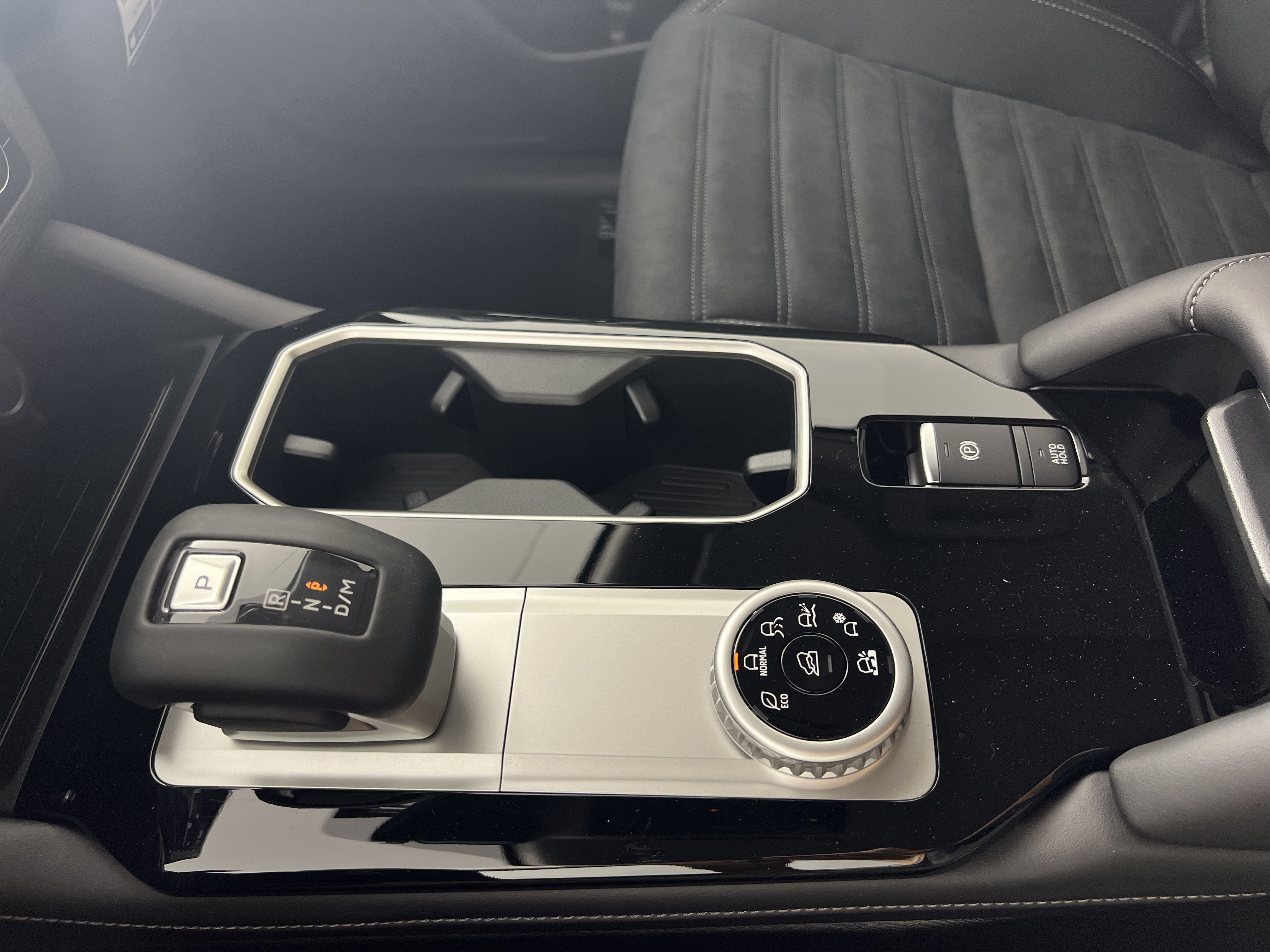 New 2025 Mitsubishi Outlander SE image 25