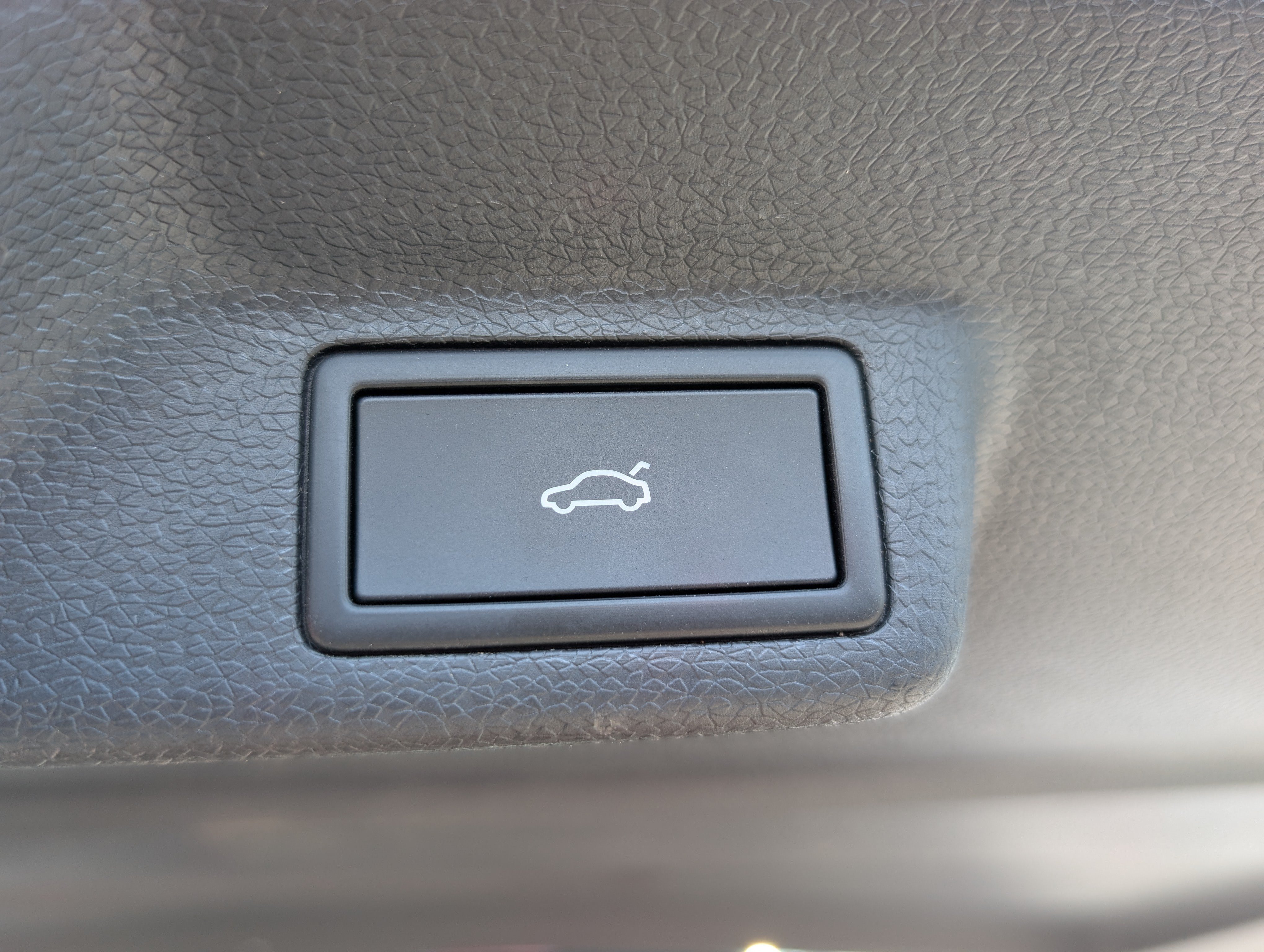 Used 2025 Volkswagen ID. Buzz Pro S Plus RWD image 15