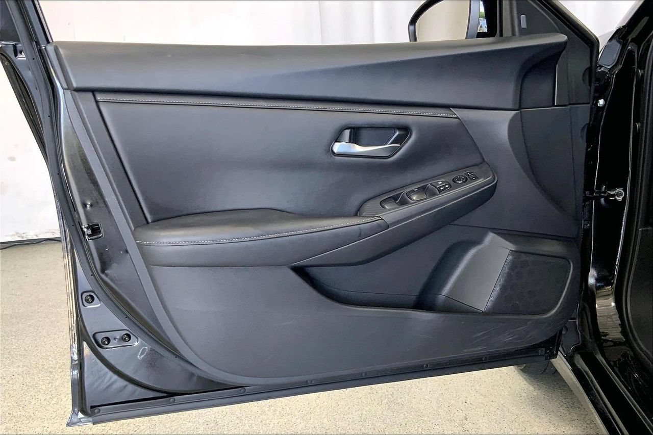 Used 2023 Nissan Sentra SV FWD image 25