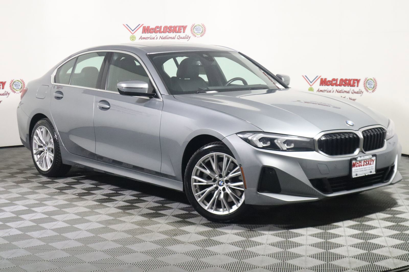 Used 2024 BMW 330i xDrive Sedan image 3