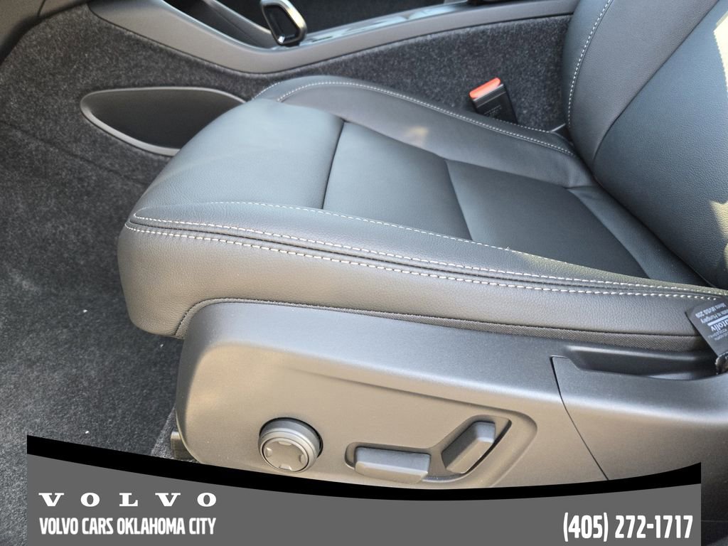 Used 2026 Volvo XC40 B4 Core w/ Protection Package Premier FWD image 23