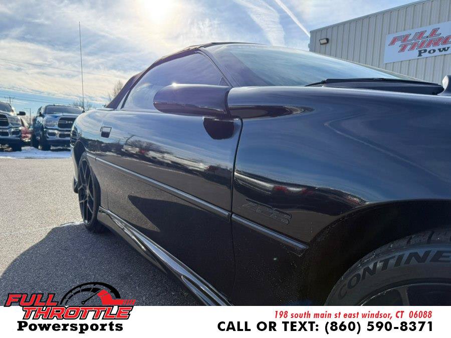 Used 1995 Chevrolet Camaro Z28 RWD image 2