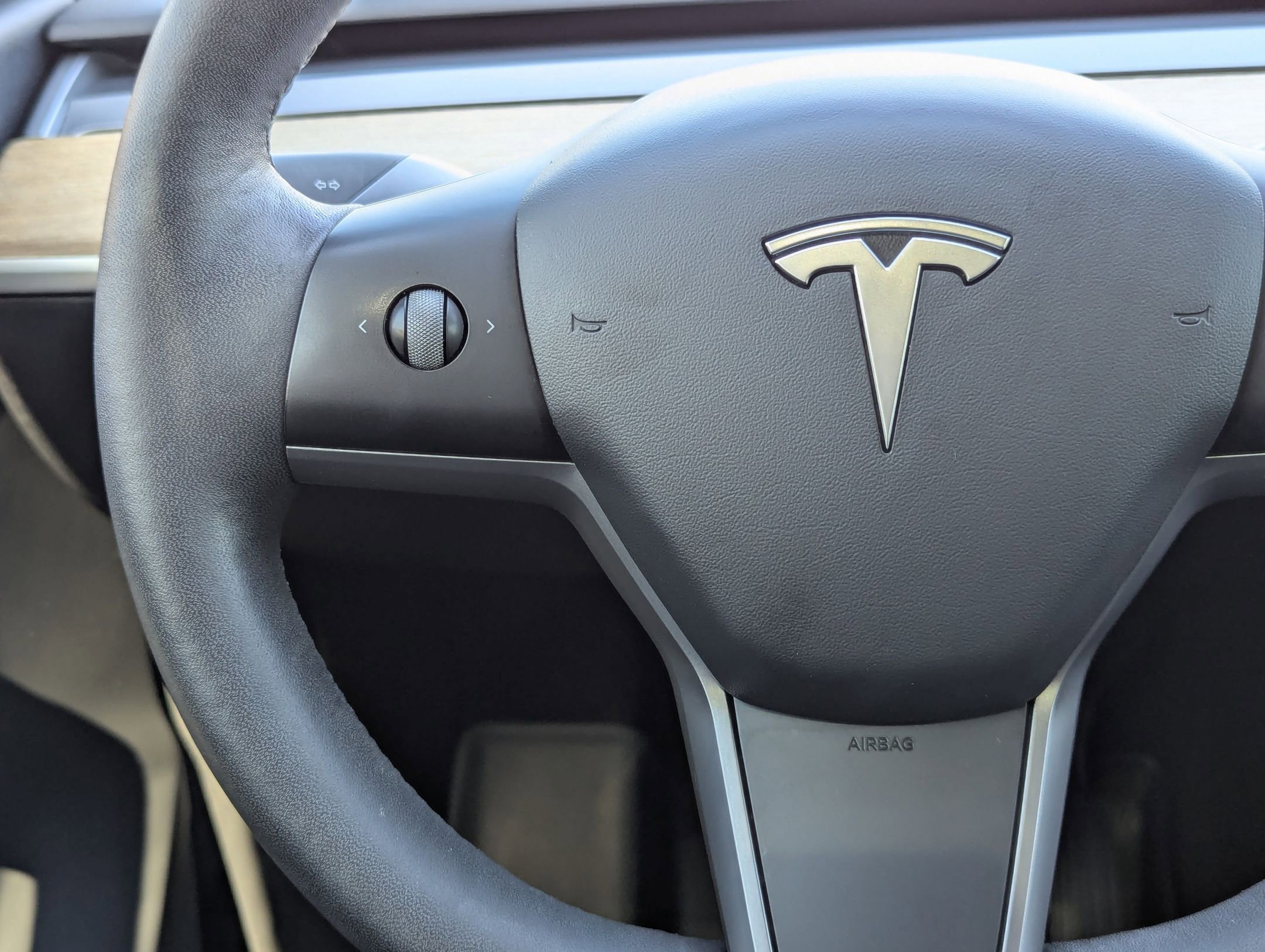 Used 2021 Tesla Model Y Long Range image 19