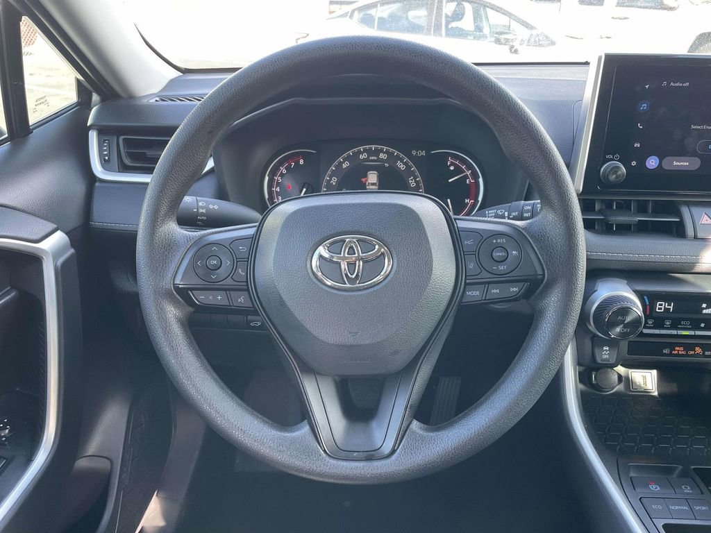 Used 2025 Toyota RAV4 XLE image 26