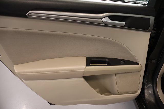Used 2019 Ford Fusion SE FWD image 26