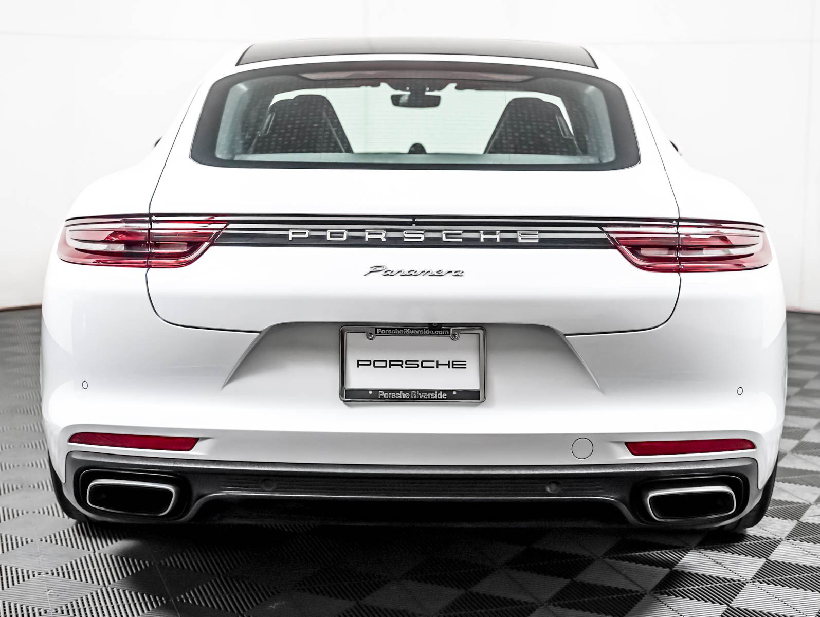 Certified 2018 Porsche Panamera RWD image 11