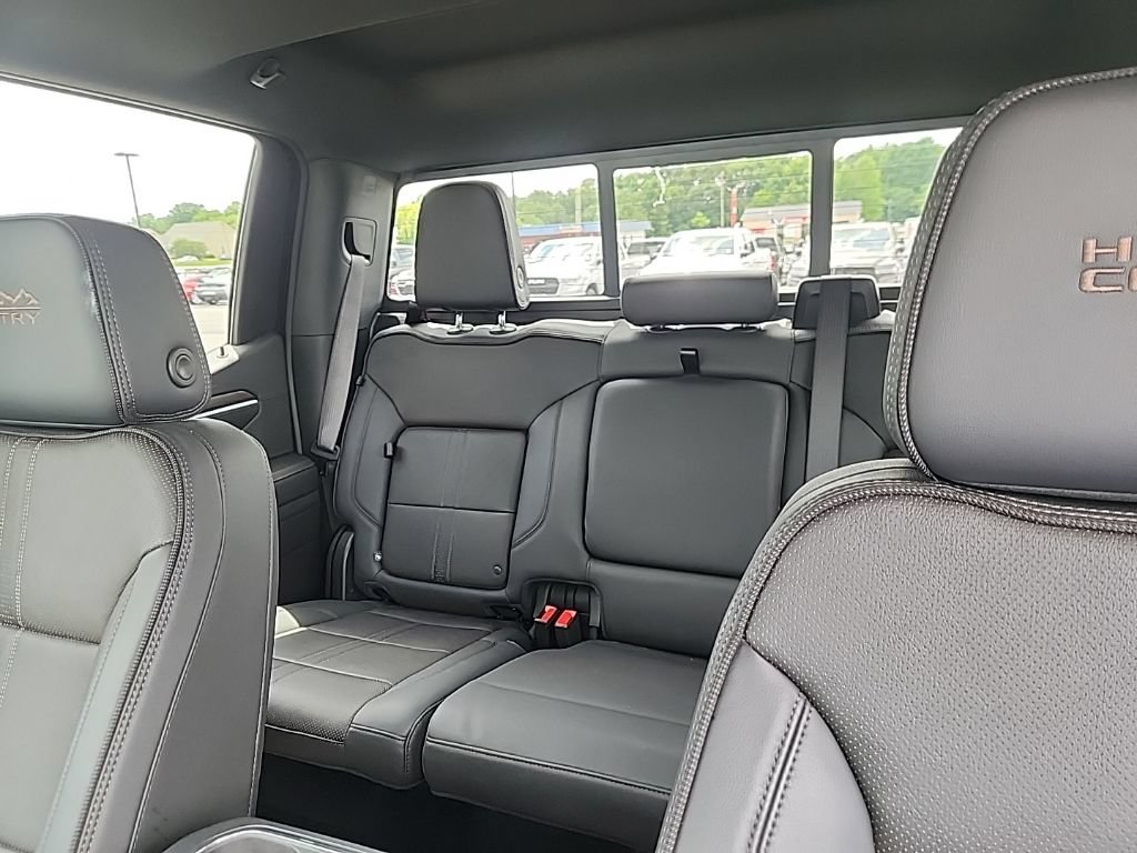 Used 2024 Chevrolet Silverado 1500 High Country w/ High Country Premium Package AWD/4WD image 13