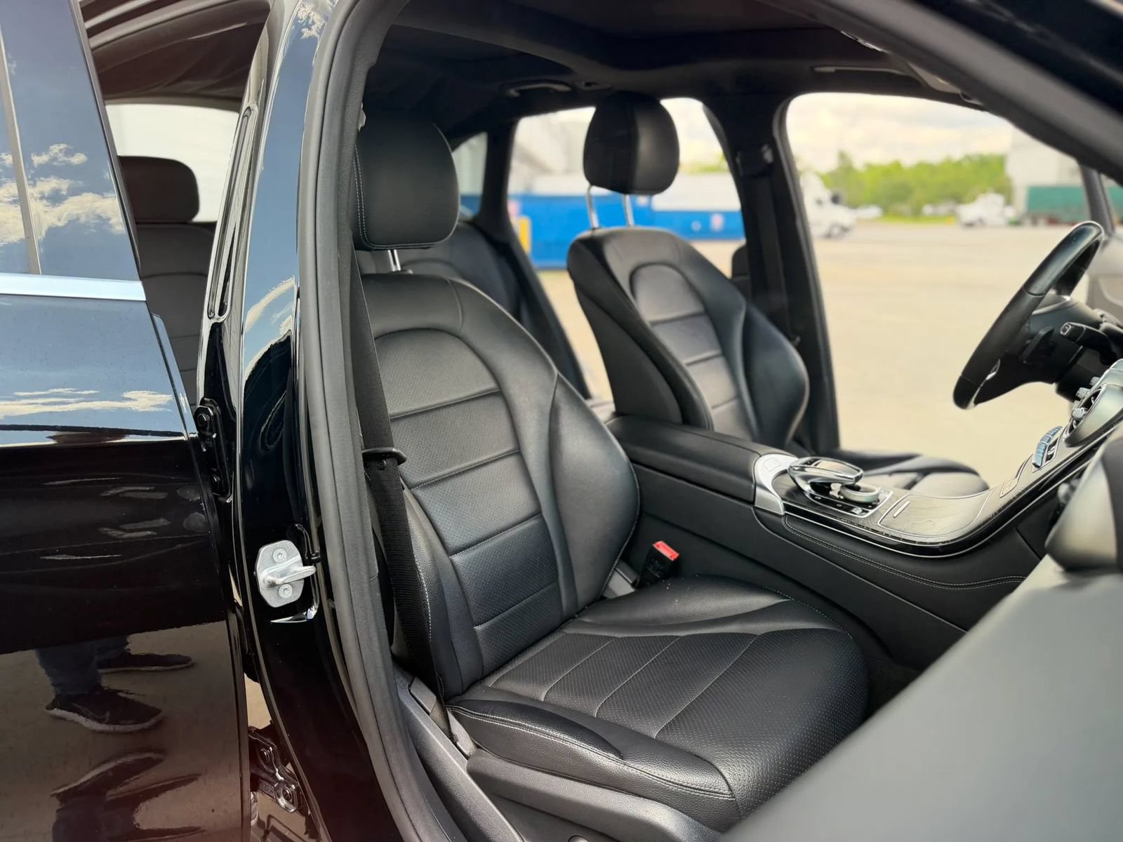 Used 2017 Mercedes-Benz GLC 300 w/ Premium 2 Package image 21