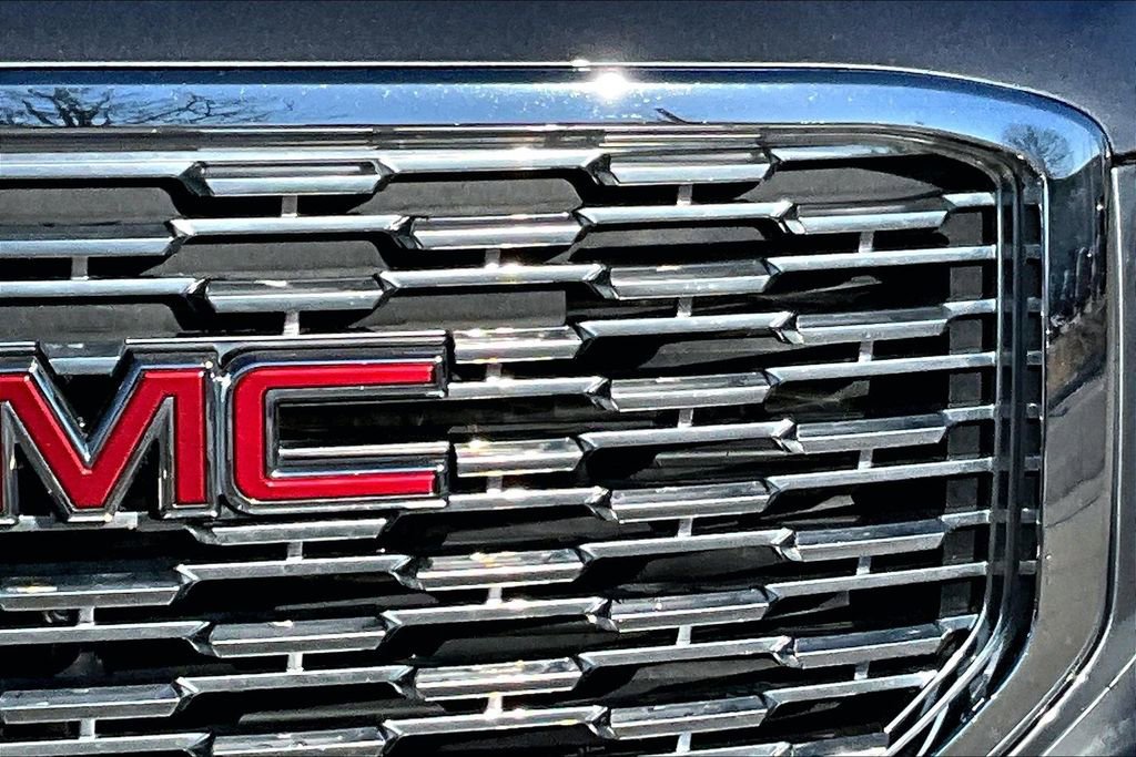 Used 2018 GMC Yukon Denali w/ Open Road Package image 11