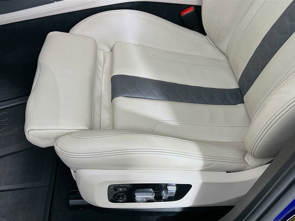 Used 2024 BMW X6 M Competition AWD/4WD image 27