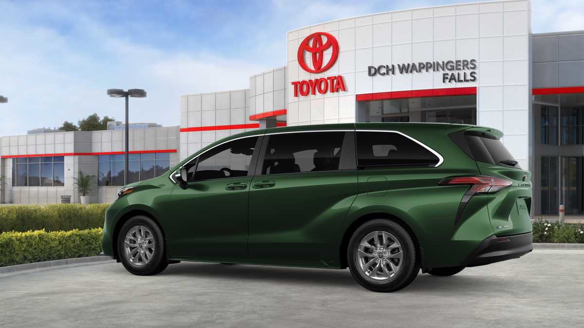 New 2026 Toyota Sienna LE AWD/4WD image 7